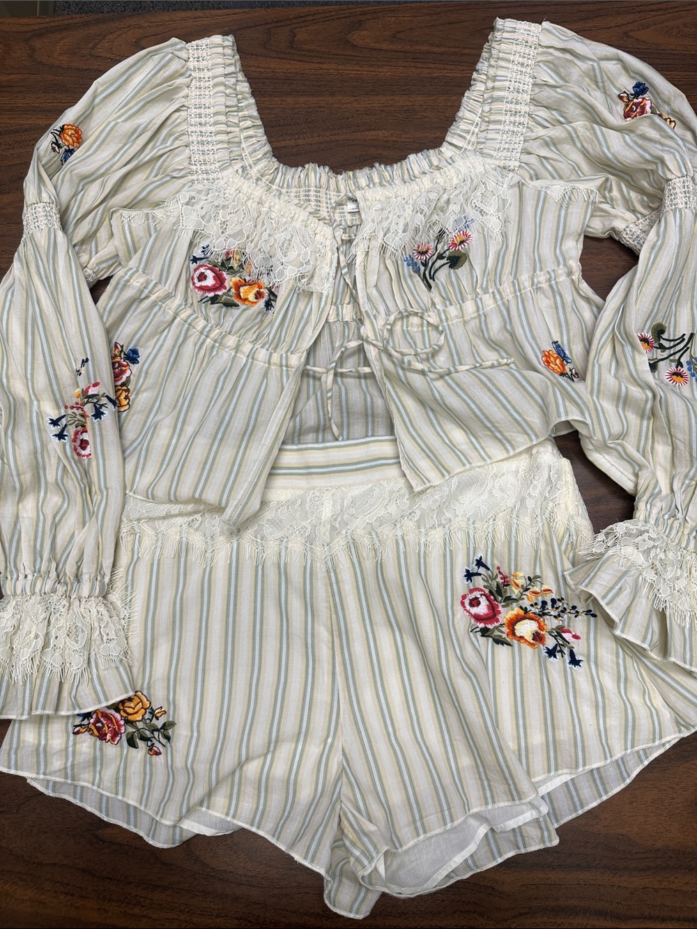 Kimchi Blue Women’s Cream Striped Peasant Top and shorts SET with Embroidery - Picture 7 of 9